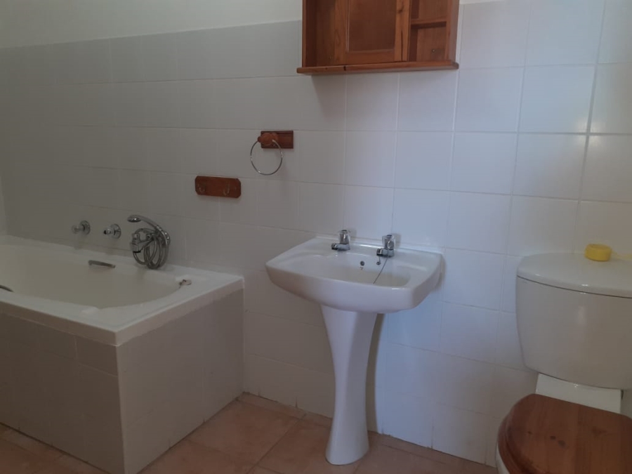 To Let 2 Bedroom Property for Rent in Wavecrest Eastern Cape